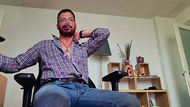 Snapshot of ChrisKox chatting on 05.20.26 ChrisKox online show from 05.20.26