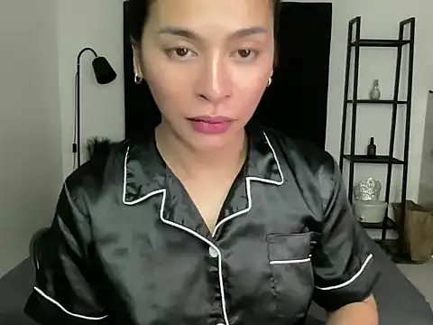 Snapshot of your_bianca69 chatting on 12.30.24 your bianca69 online show from 12.30.24