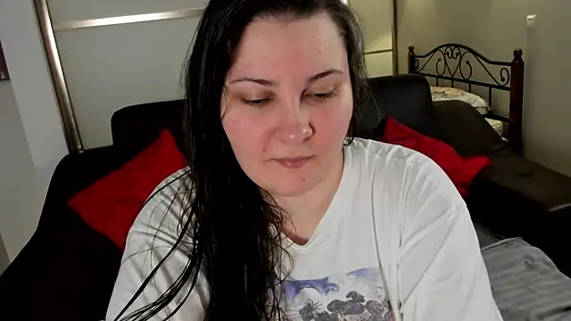 Snapshot of MarySwon chatting on 02.25.25 MarySwon online show from 02.25.25