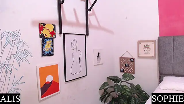Sophie And Alis online show from 01.29.25