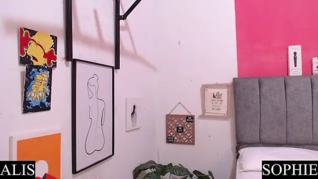 Sophie And Alis online show from 02.19.25