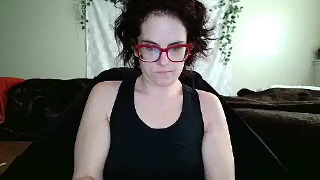 Snapshot of JessaBella chatting on 04.20.26 JessaBella online show from 04.20.26