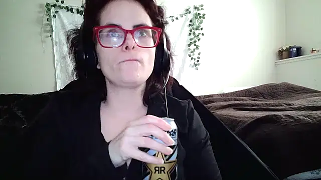 Snapshot of JessaBella chatting on 04.27.26 JessaBella online show from 04.27.26