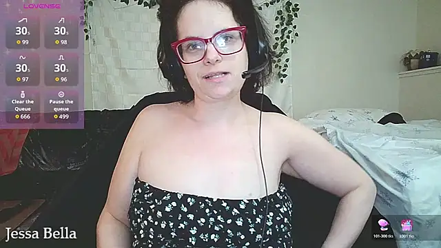Snapshot of JessaBella chatting on 05.14.26 JessaBella online show from 05.14.26