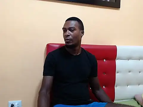 Snapshot of kurtbigcock chatting on 01.05.25 kurtbigcock online show from 01.05.25