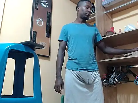 Snapshot of kurtbigcock chatting on 10.17.25 kurtbigcock online show from 10.17.25