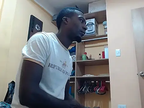 Snapshot of kurtbigcock chatting on 10.25.25 kurtbigcock online show from 10.25.25