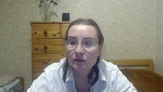 Snapshot of Smart_Rose chatting on 02.05.25 Smart Rose online show from 02.05.25