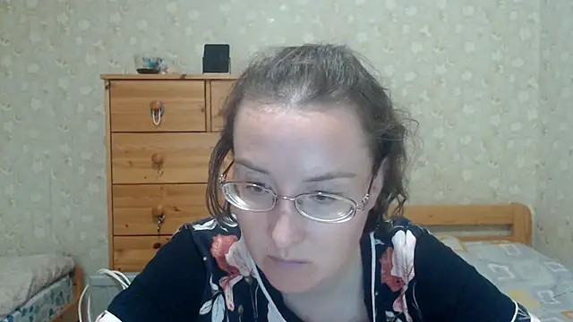 Snapshot of Smart_Rose chatting on 09.17.25 Smart Rose online show from 09.17.25