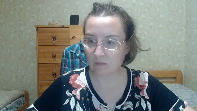 Snapshot of Smart_Rose chatting on 09.18.25 Smart Rose online show from 09.18.25