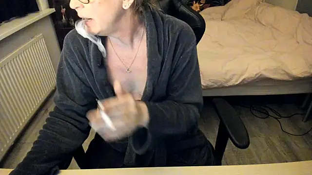 minoesje37 online show from 02.09.25