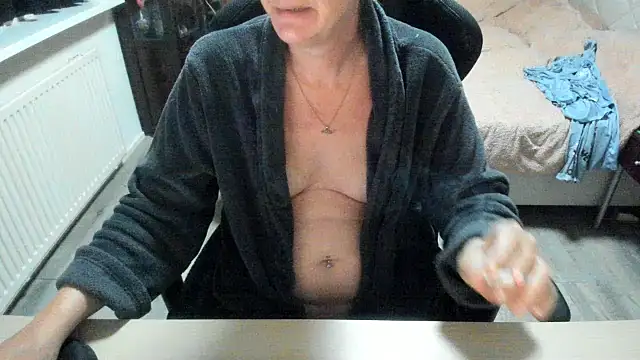 minoesje37 online show from 11.01.25