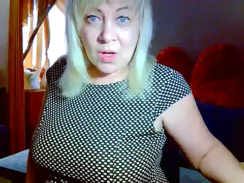 Snapshot of AgoniA7 chatting on 04.02.26 AgoniA7 online show from 04.02.26