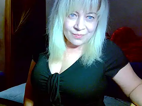 Snapshot of AgoniA7 chatting on 04.19.26 AgoniA7 online show from 04.19.26