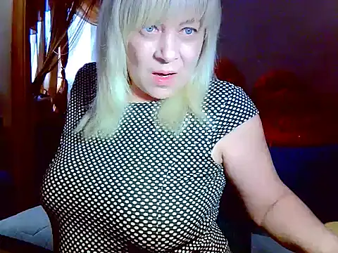 Snapshot of AgoniA7 chatting on 04.21.26 AgoniA7 online show from 04.21.26