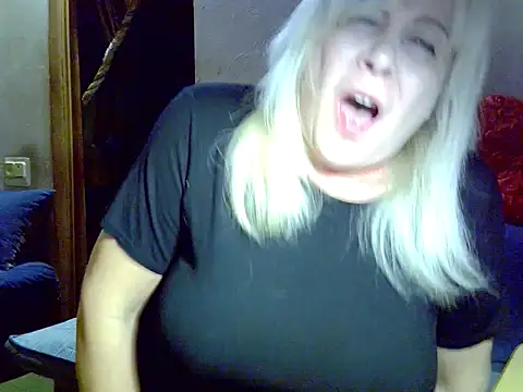 Snapshot of AgoniA7 chatting on 05.28.26 AgoniA7 online show from 05.28.26