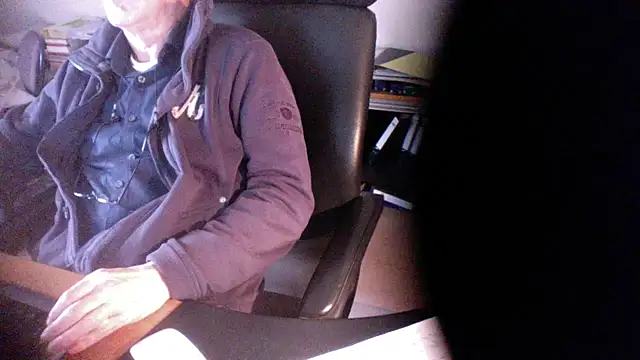 Snapshot of outlaw200 chatting on 12.03.24 outlaw200 online show from 12.03.24