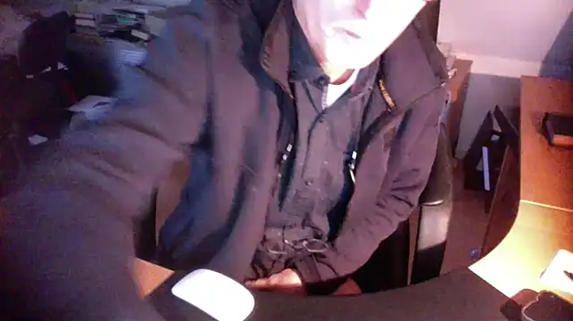 Snapshot of outlaw200 chatting on 12.11.24 outlaw200 online show from 12.11.24