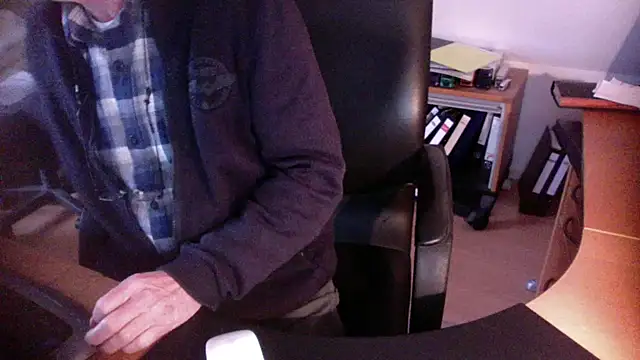 Snapshot of outlaw200 chatting on 12.28.24 outlaw200 online show from 12.28.24