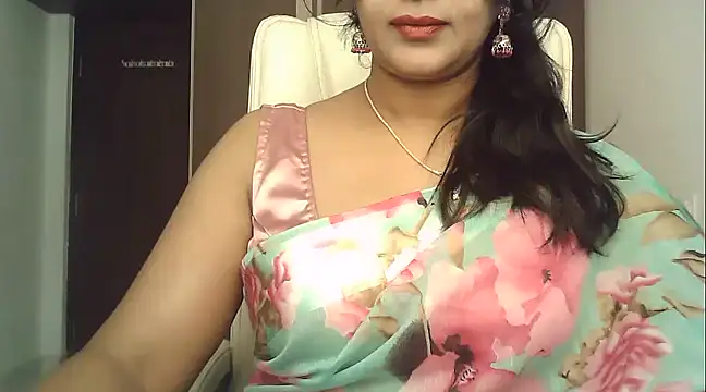 Snapshot of Spandana_Sweety chatting on 12.13.24 Spandana Sweety online show from 12.13.24