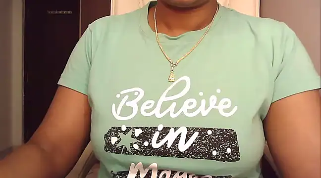 Snapshot of Spandana_Sweety chatting on 12.25.24 Spandana Sweety online show from 12.25.24