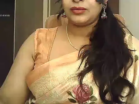 Snapshot of Spandana_Sweety chatting on 11.18.25 Spandana Sweety online show from 11.18.25