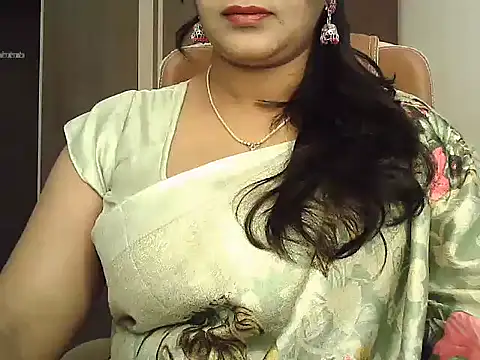 Snapshot of Spandana_Sweety chatting on 11.19.25 Spandana Sweety online show from 11.19.25