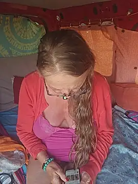 Snapshot of MucMilf59 chatting on 07.07.26 MucMilf59 online show from 07.07.26
