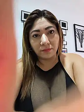 Snapshot of kendra_fire chatting on 07.15.26 kendra fire online show from 07.15.26