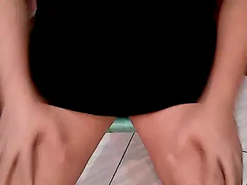 Snapshot of HottyLeciousCum chatting on 03.15.25 HottyLeciousCum online show from 03.15.25