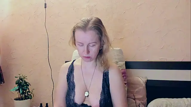 Snapshot of I_AM_MILF chatting on 05.15.26 I AM MILF online show from 05.15.26