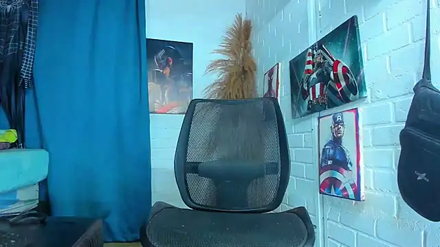 Snapshot of Zack_Grey chatting on 02.04.25 Zack Grey online show from 02.04.25