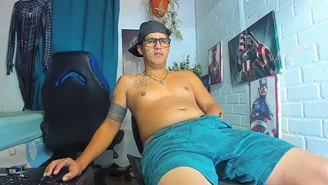 Snapshot of Zack_Grey chatting on 02.21.25 Zack Grey online show from 02.21.25