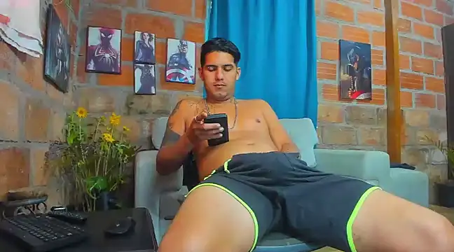 Snapshot of Zack_Grey chatting on 03.10.25 Zack Grey online show from 03.10.25