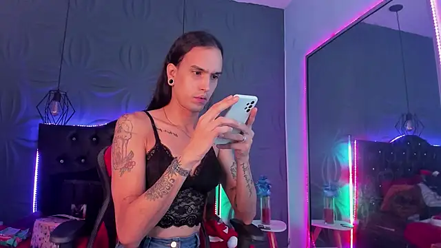 Snapshot of joaisaza chatting on 12.26.24 joaisaza online show from 12.26.24