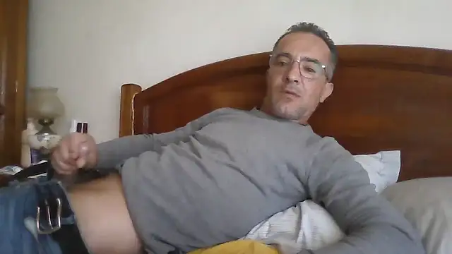 Snapshot of CarlosRocha73 chatting on 05.16.26 CarlosRocha73 online show from 05.16.26