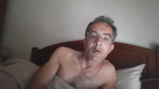 Snapshot of CarlosRocha73 chatting on 06.17.26 CarlosRocha73 online show from 06.17.26