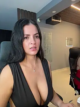 Snapshot of Carolina_Novoa chatting on 07.25.26 Carolina Novoa online show from 07.25.26