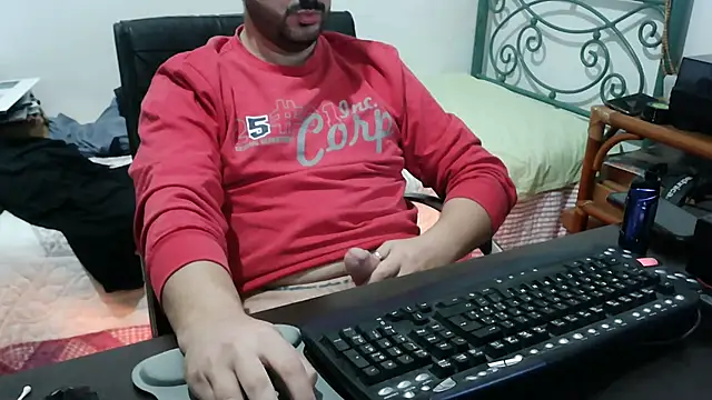 Snapshot of Italian_dark_desire chatting on 12.05.25 Italian dark desire online show from 12.05.25