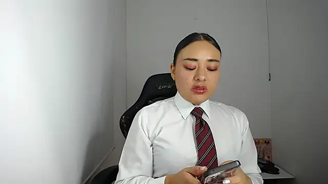 ReyleDoll online show from 12.20.24