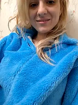 Snapshot of YogisticJuli666 chatting on 12.10.24 YogisticJuli666 online show from 12.10.24