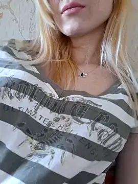 Snapshot of YogisticJuli666 chatting on 02.21.25 YogisticJuli666 online show from 02.21.25
