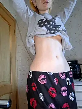 Snapshot of YogisticJuli666 chatting on 02.25.25 YogisticJuli666 online show from 02.25.25