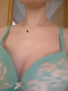 Snapshot of YogisticJuli666 chatting on 03.12.25 YogisticJuli666 online show from 03.12.25