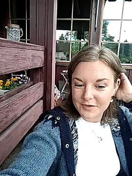 Snapshot of SwedishJennifer chatting on 06.10.26 SwedishJennifer online show from 06.10.26
