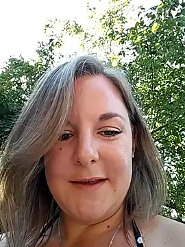 Snapshot of SwedishJennifer chatting on 06.17.26 SwedishJennifer online show from 06.17.26