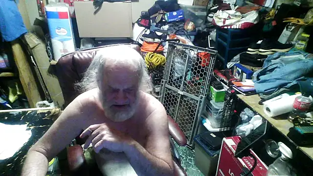Snapshot of russtee chatting on 05.22.26 russtee online show from 05.22.26