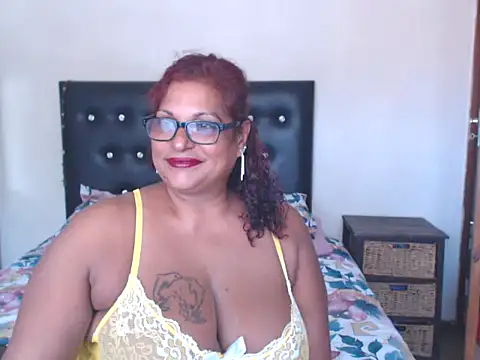 Snapshot of sexylax17 chatting on 12.28.24 sexylax17 online show from 12.28.24