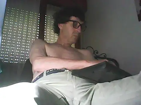 Snapshot of Moro_ra chatting on 05.29.26 Moro ra online show from 05.29.26