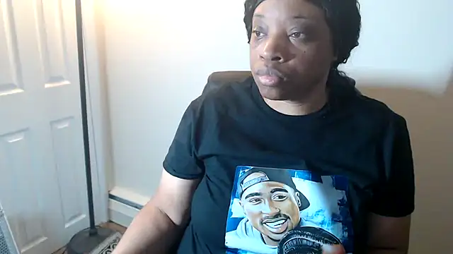 Snapshot of Sexymona1218 chatting on 03.15.26 Sexymona1218 online show from 03.15.26